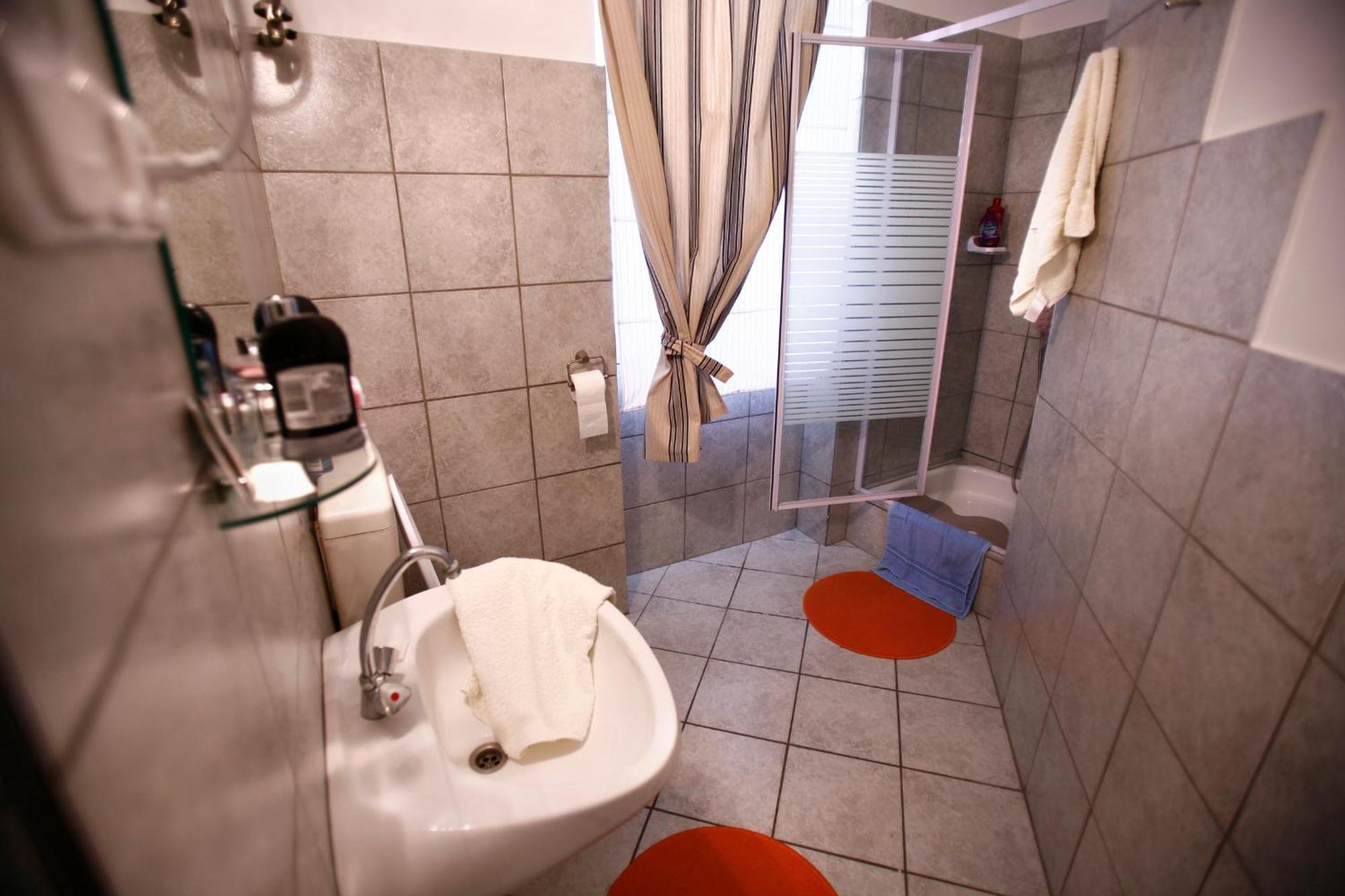Keszi Panzio Hotel Budakeszi Bagian luar foto