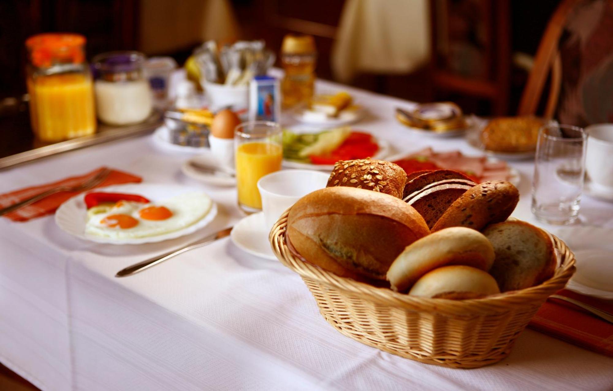 Keszi Panzio Hotel Budakeszi Bagian luar foto