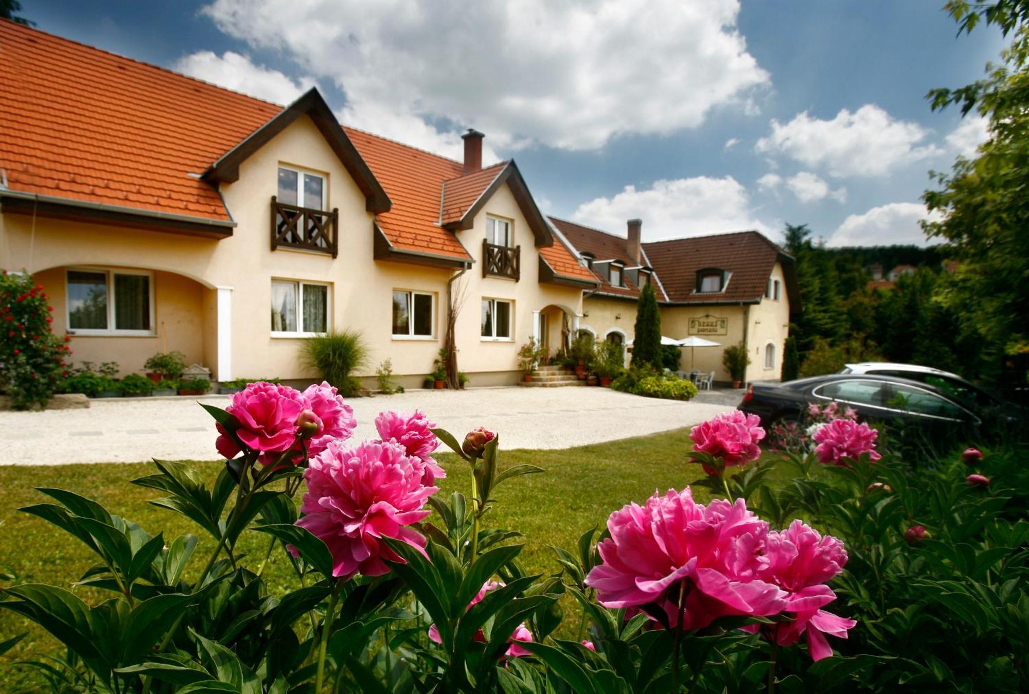 Keszi Panzio Hotel Budakeszi Bagian luar foto