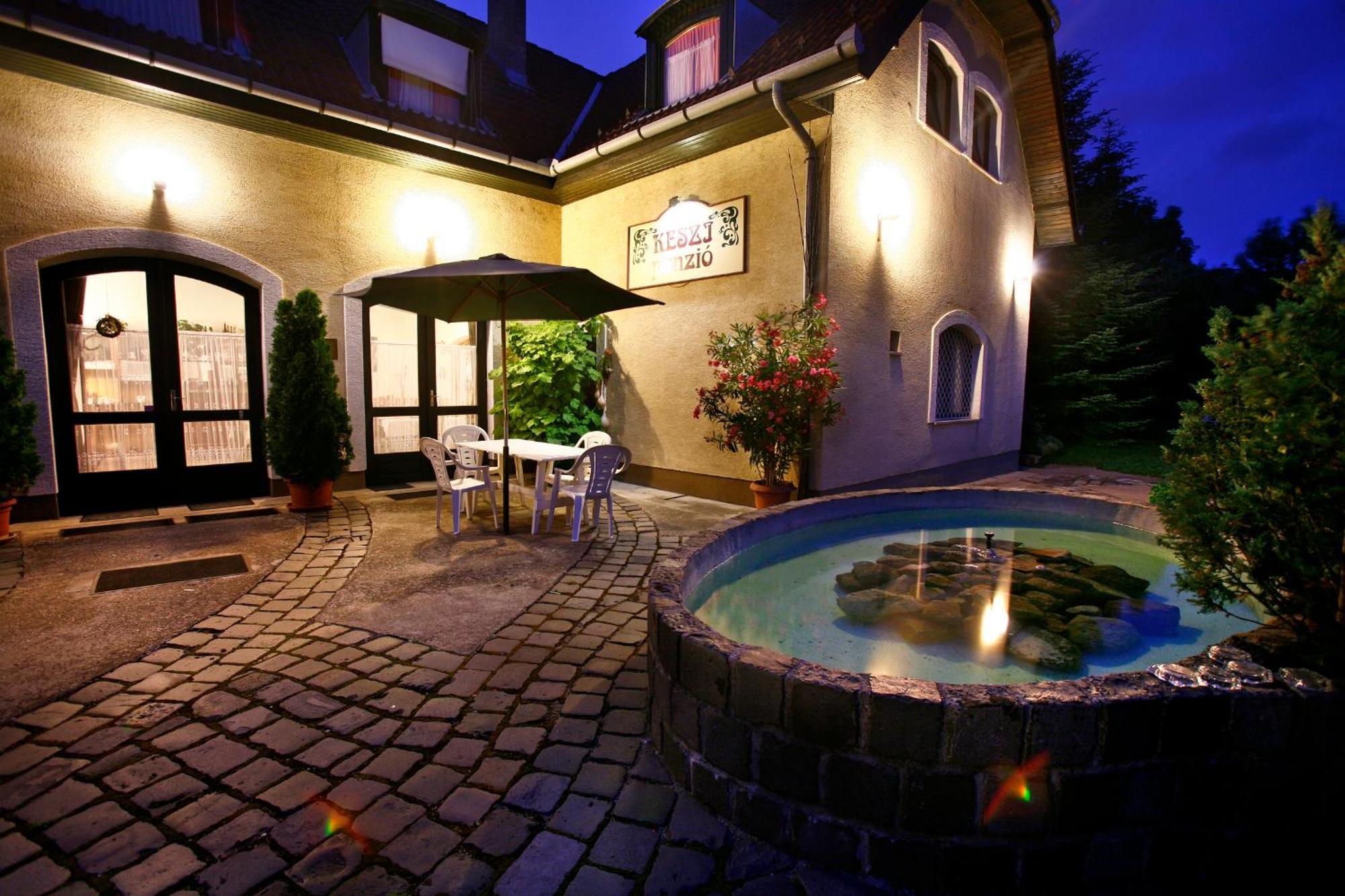 Keszi Panzio Hotel Budakeszi Bagian luar foto