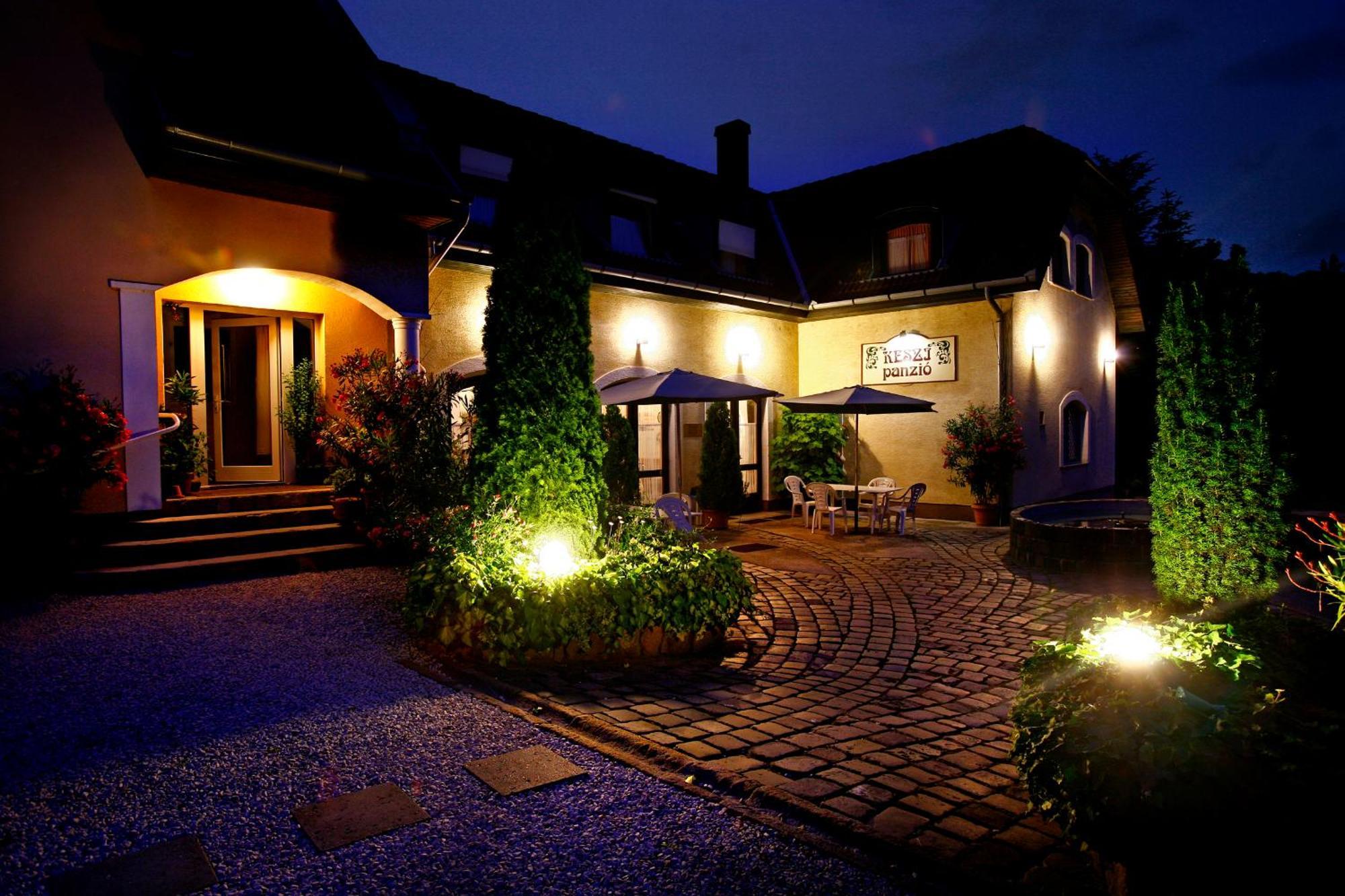 Keszi Panzio Hotel Budakeszi Bagian luar foto