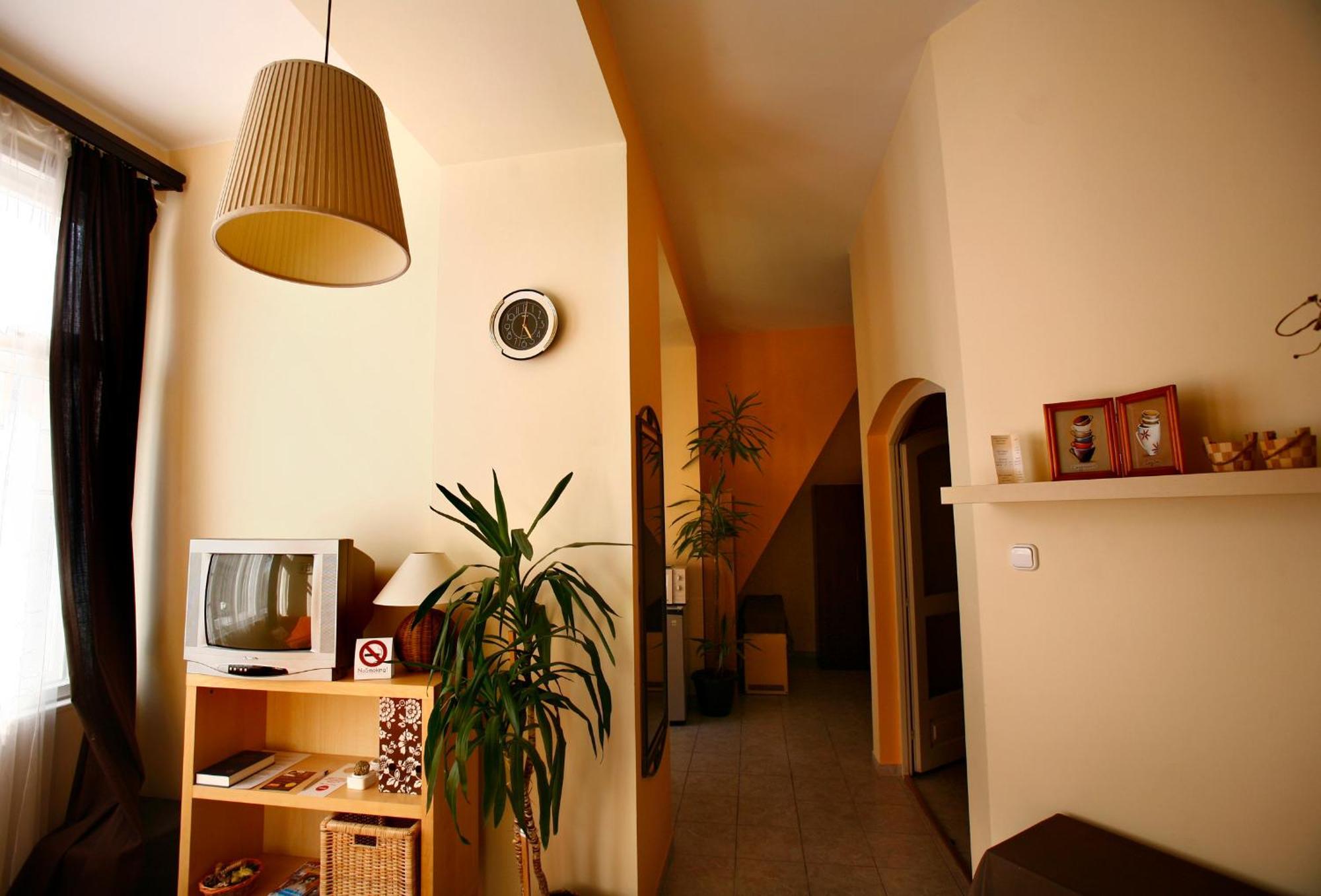 Keszi Panzio Hotel Budakeszi Bagian luar foto