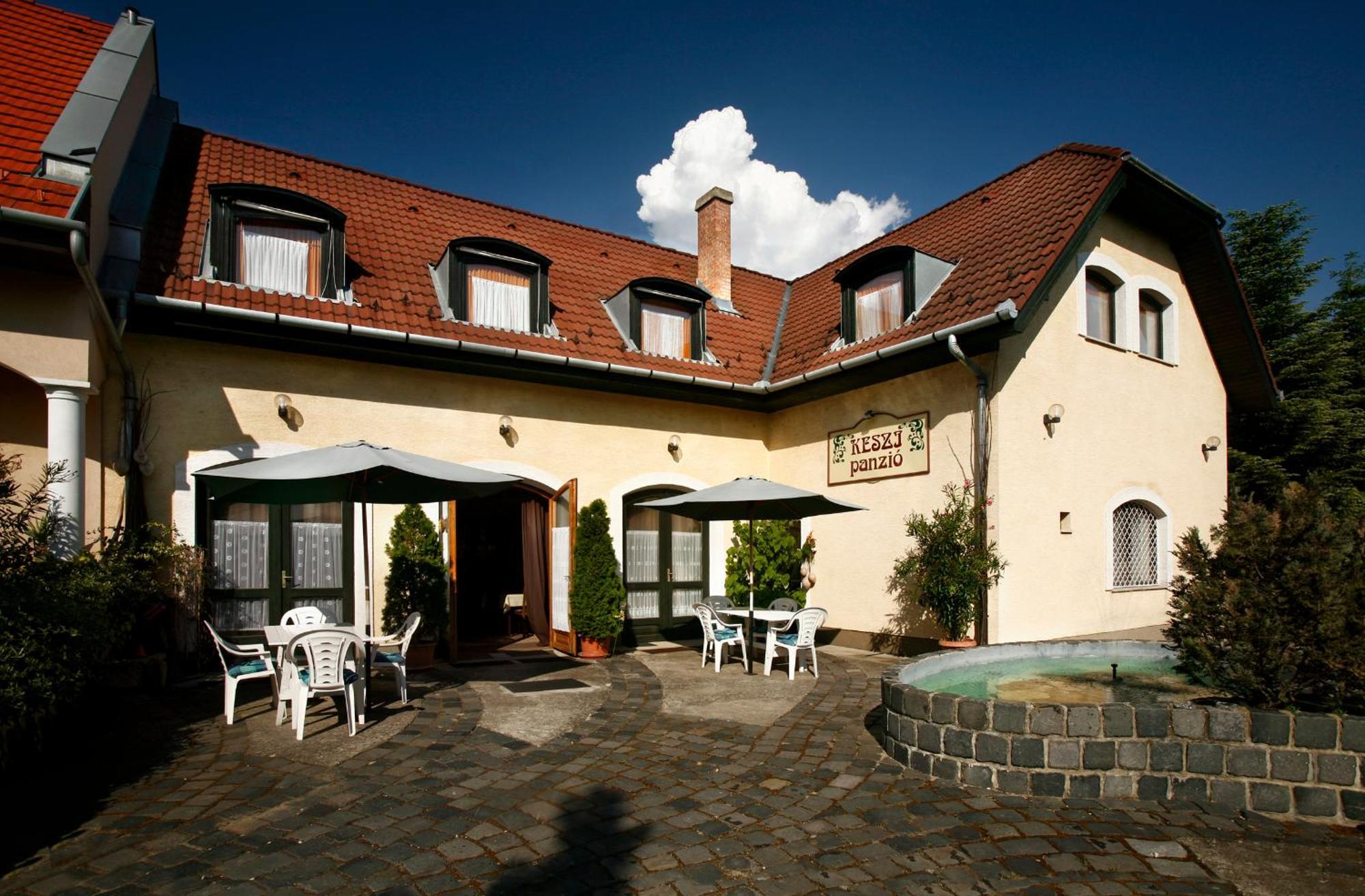 Keszi Panzio Hotel Budakeszi Bagian luar foto