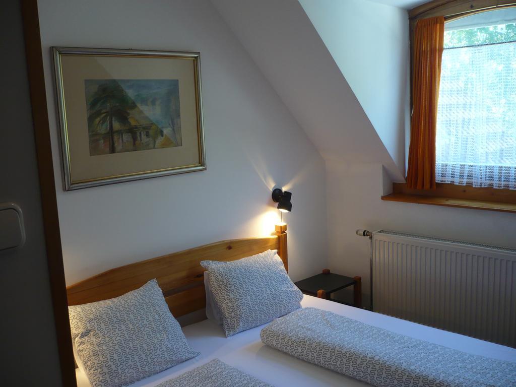 Keszi Panzio Hotel Budakeszi Bagian luar foto